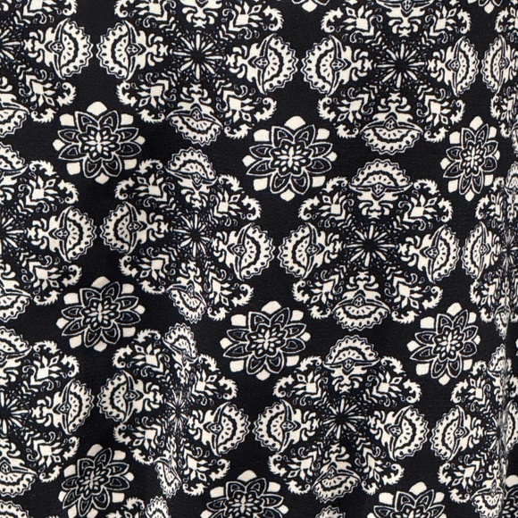 🖤 Forever 21+ Medallion Print Ladder Back Dress 1X - Picture 6 of 6